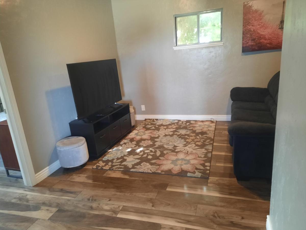 Apartment Downtown Bungalow- 2 Bedroom